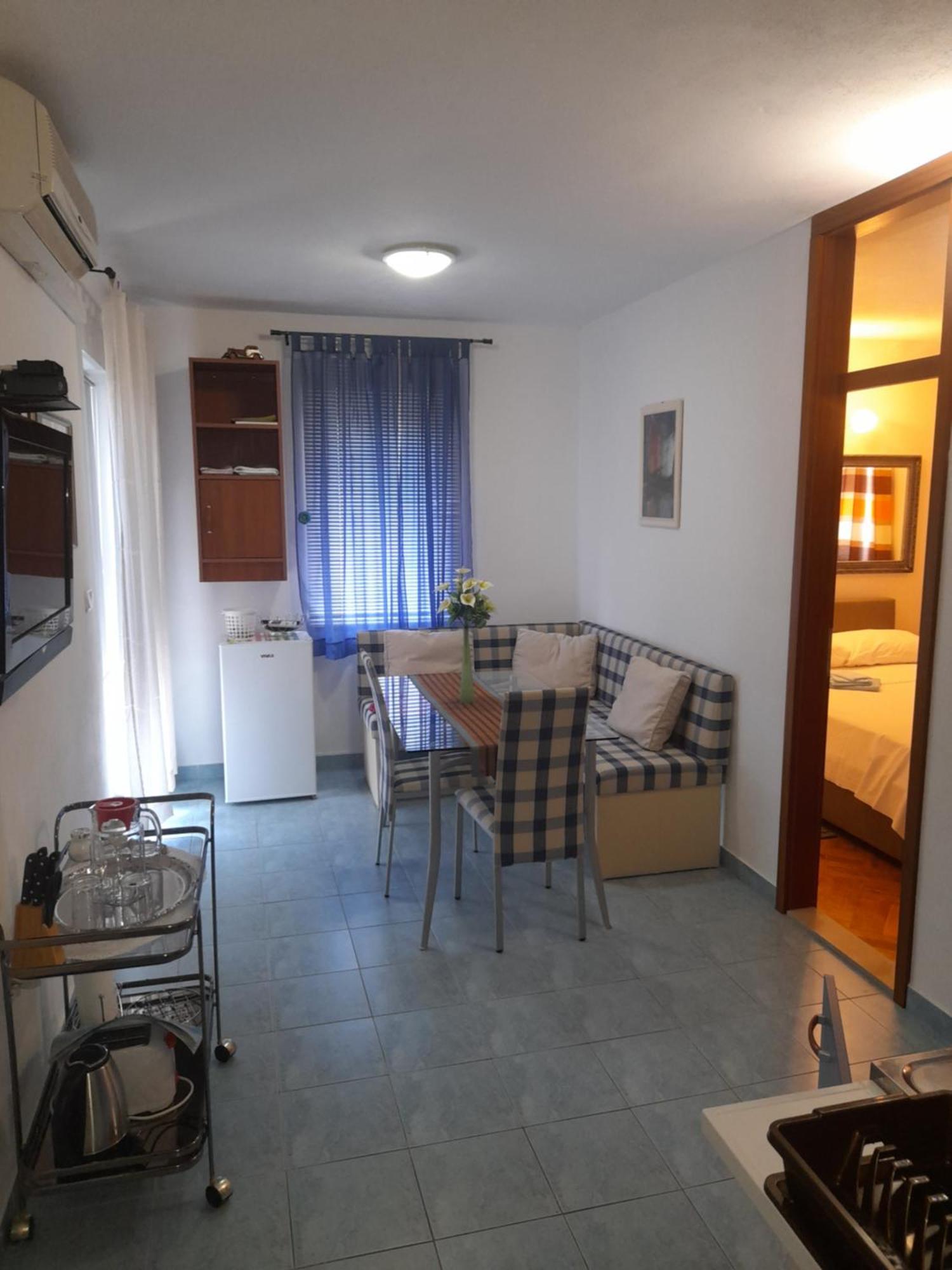 Apartamento Nives B. Supetar Exterior foto