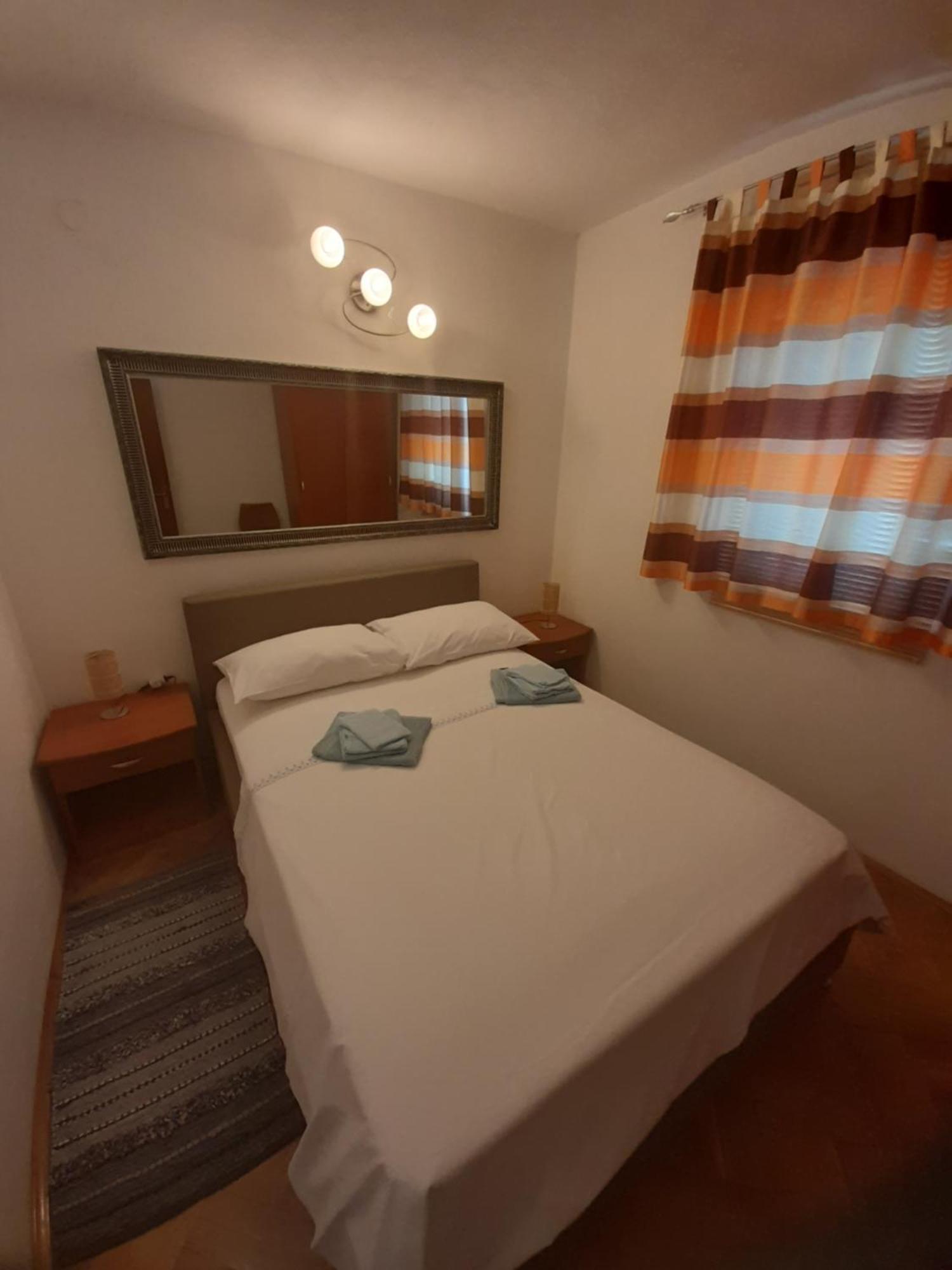 Apartamento Nives B. Supetar Exterior foto