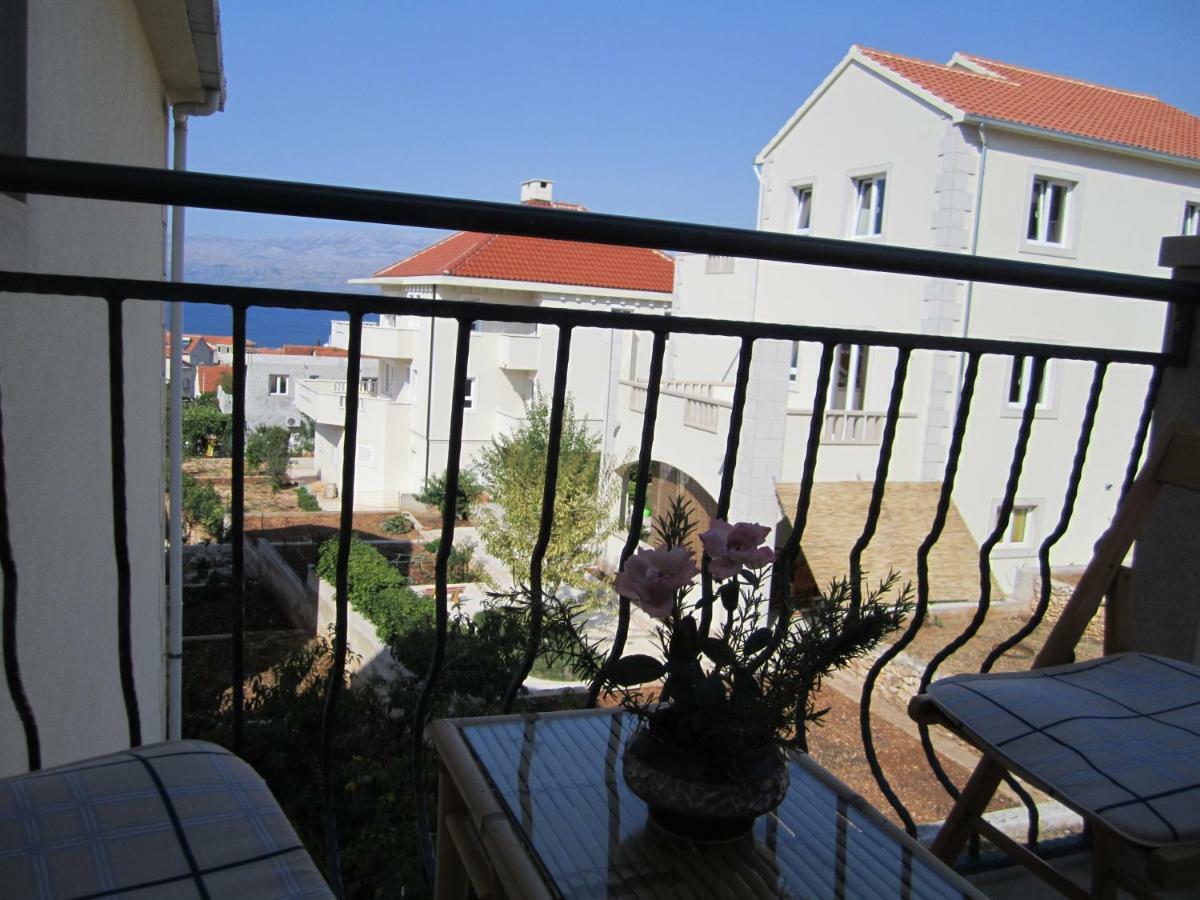Apartamento Nives B. Supetar Exterior foto